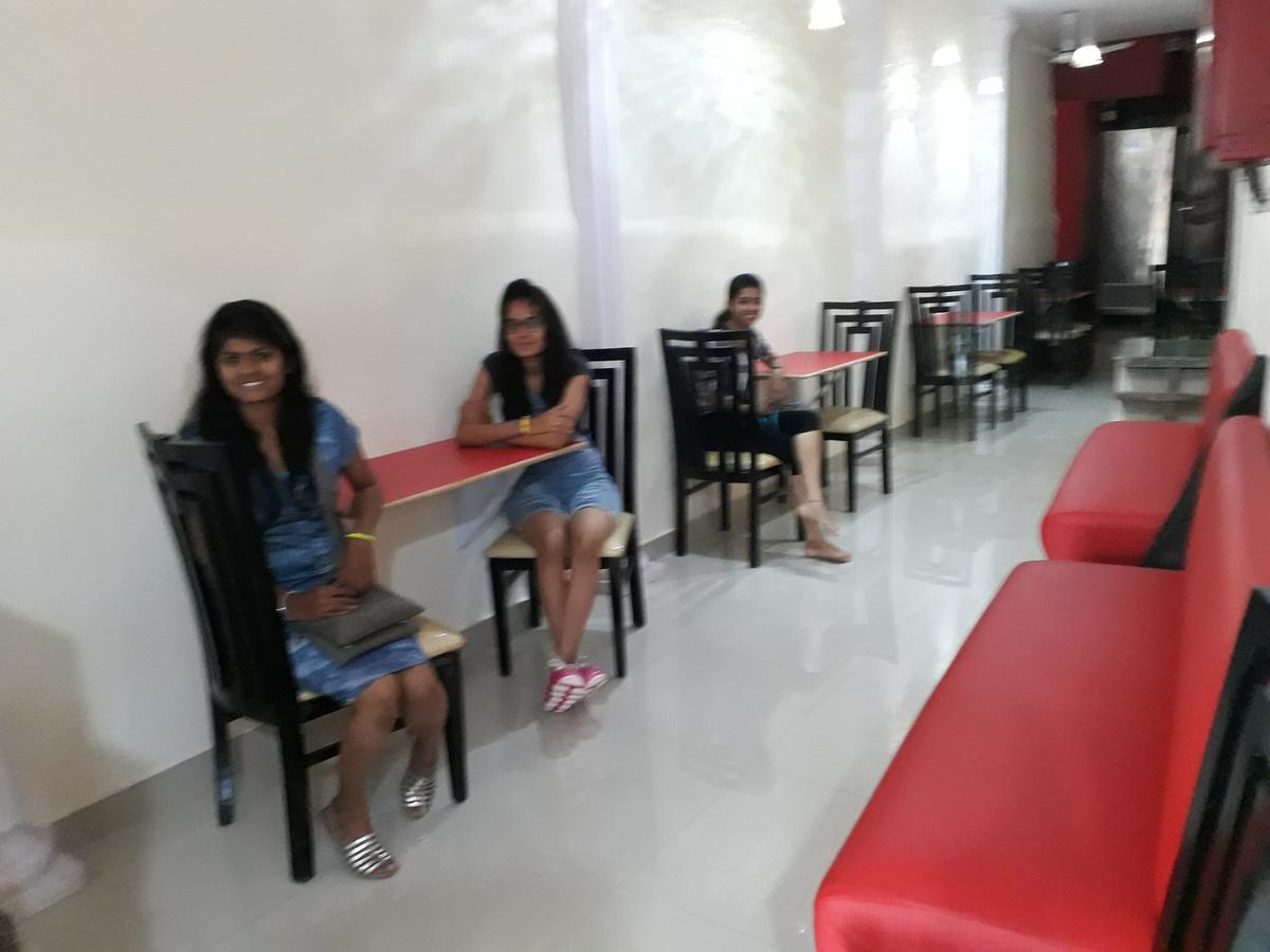 Town Hostel Mumbai - Ac Dormitory ภายนอก รูปภาพ